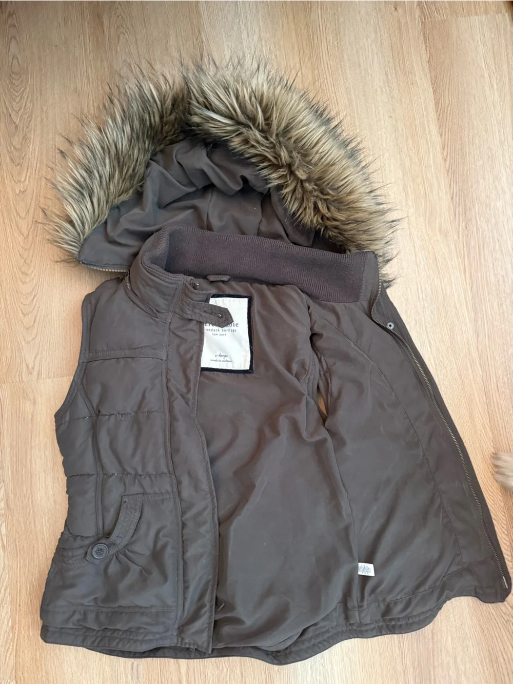 Abercrombie & Fitch Brown Faux-Fur Trim Puffer Vest - fits like XXS Woman/XL Gir